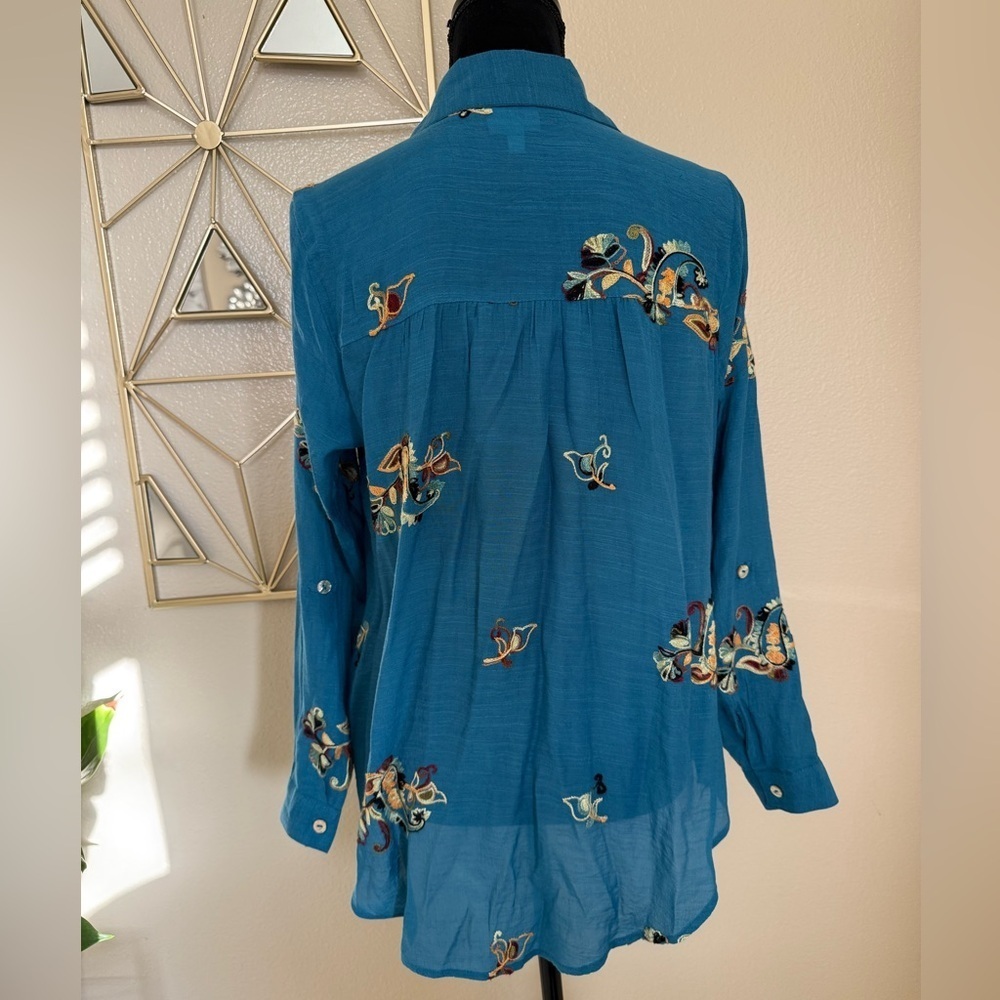 Fig & Flower Embroidered Button Up Blouse Blue Boho Anthropologie Top Size S - Picture 3 of 8